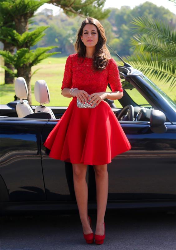 obleka za elegantno žensko, elegantna rdeča obleka, krilo corolla, srebrna sklopka