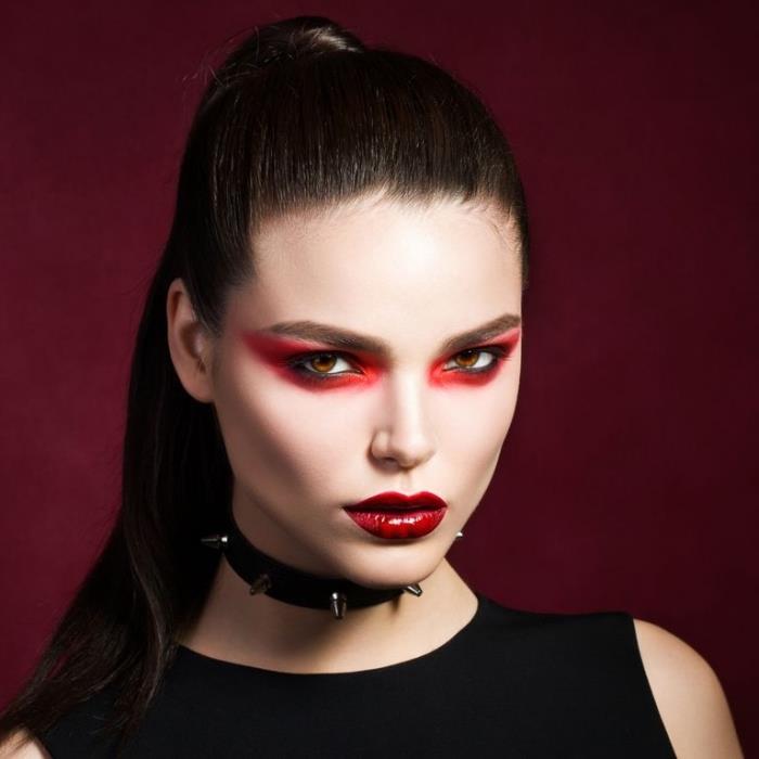 Helovino vampyrų makiažo idėja moterims, padarykite vampyrės makiažą raudonomis akimis ir burna