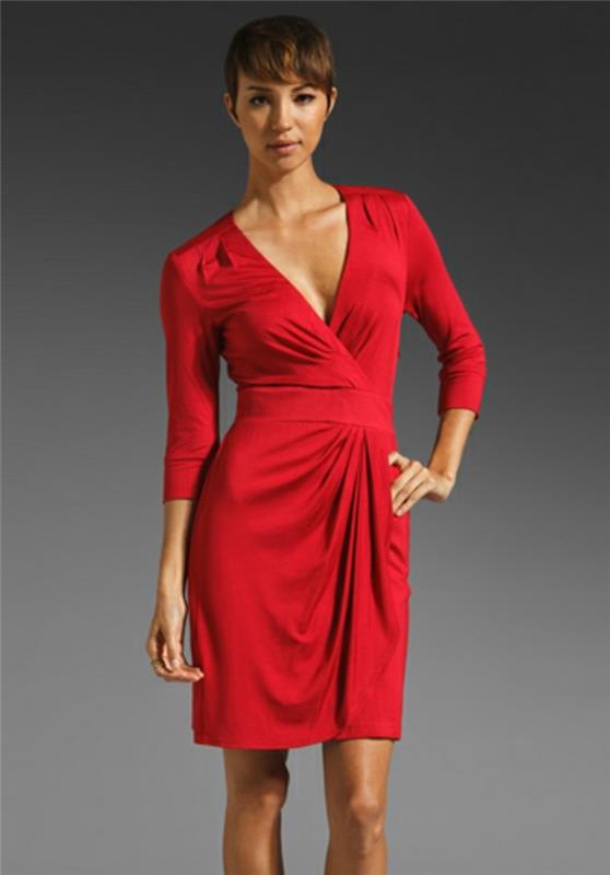 tüm şekil türleri için yeniden boyutlandırılmış kırmızı şal-elbise