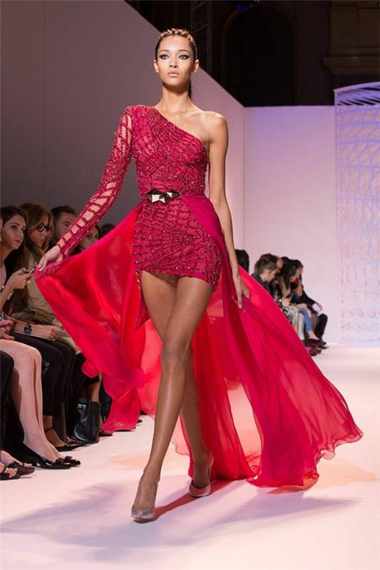 raudonos suknelės modelis