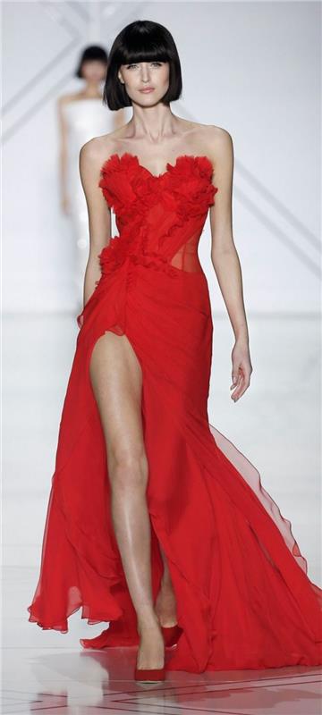 poročna obleka v rdeči barvi s krilom v obliki doprsnega prsi z zelo globoko režo