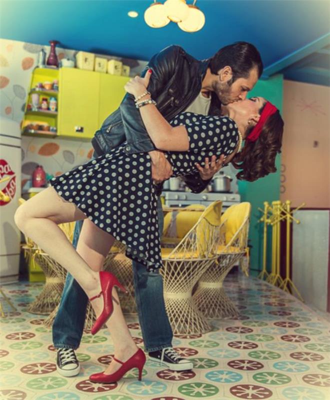 Elegantna vintage obleka 50 -ih let obleka guinguette ideja zaljubljen par