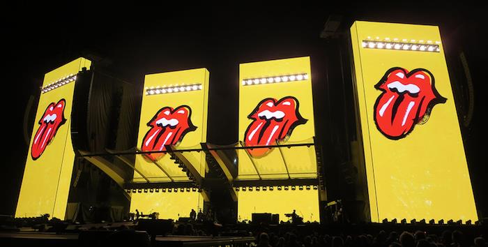 Rolling Stones filtresiz turunun 20 Nisan'da Miami'de başlaması planlanıyordu, ancak Mick Jagger'ın kalp ameliyatı nedeniyle ertelendi.