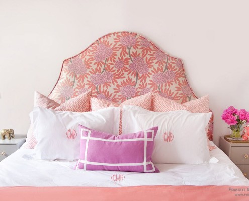 Bella camera da letto rosa