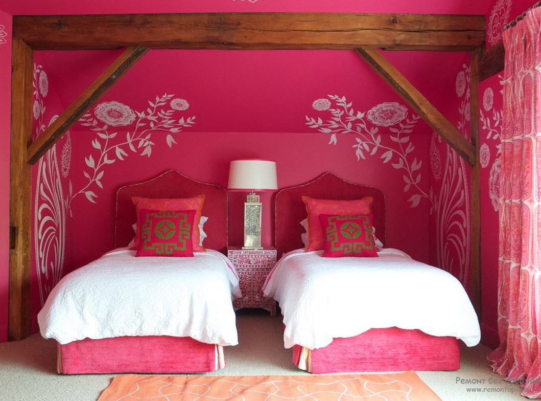 Letti rosa nel design della camera da letto