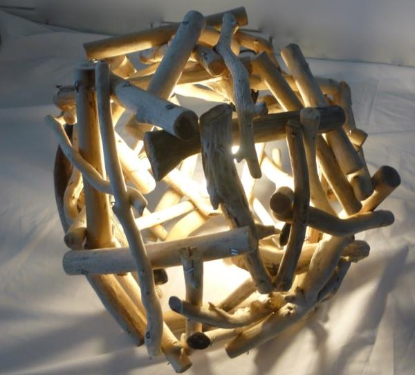 apvalios lempos-dreifuojančios medienos