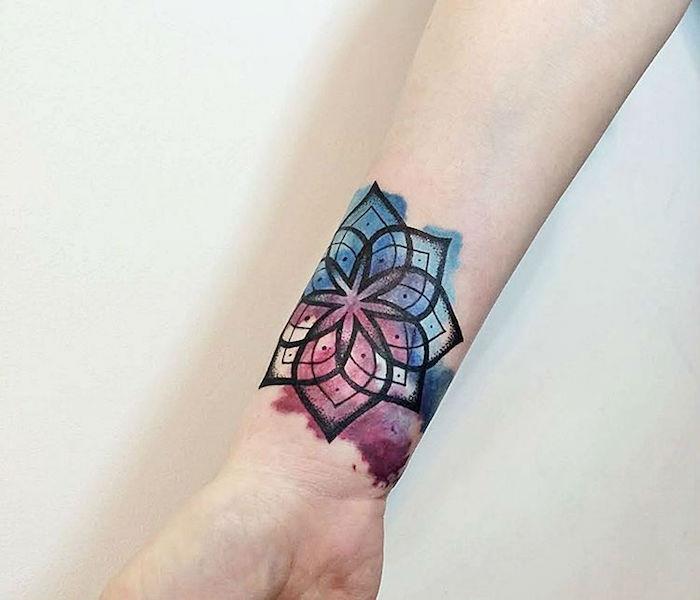 lotus desen dövme dövme mandala bilek rengi su