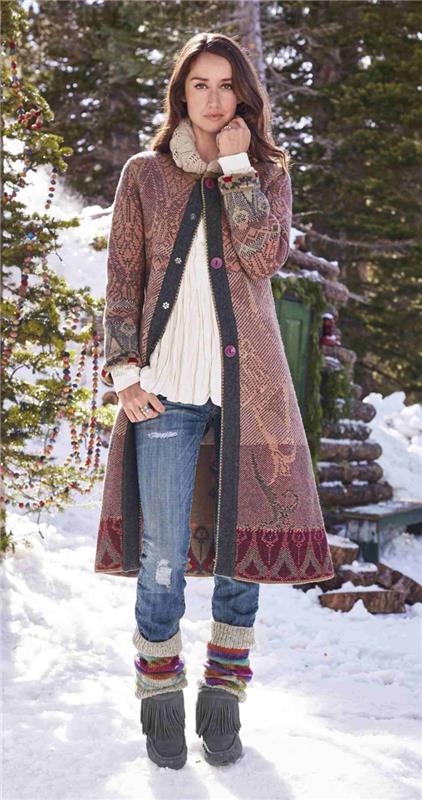 Hippi şıklığı, kışın etek nasıl giyilir, etek ve kazak bakımsız görünüyor, kışlık kaban, kazak ve kot pantolon