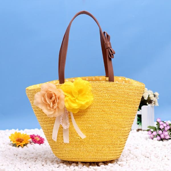 rumeno obarvana-slamnata-torba-usnje-naramnica-dekorativno-cvetje
