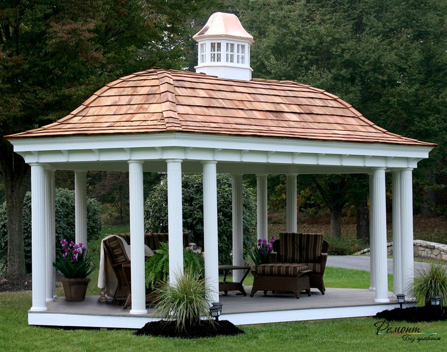 Spektakularen gazebo, ki lahko postane glavni naglas v središču vrta