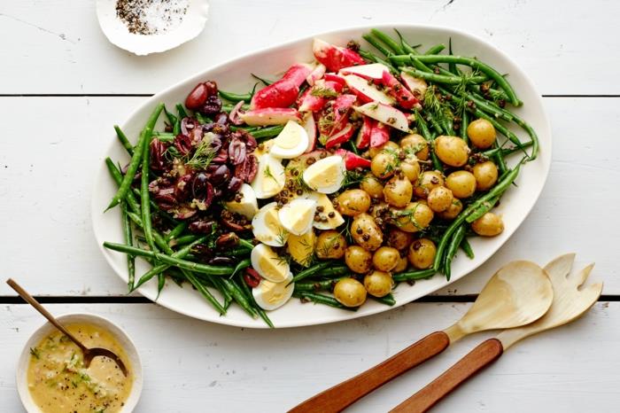 paskalya salatası için fikir, kuşkonmazlı salata, turp, patates, fasulye, paskalya salatası menüsü örneği