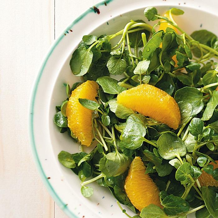 krakmolo ir apelsinų salotos, lengva Velykų recepto idėja, pavasarinės žalios salotos, vaisiai ir daržovės