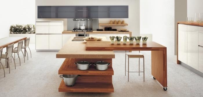 sodoben model kuhinje z belimi stenami s pohištvom iz svetlega masivnega lesa, kuhinjsko visoko pohištvo v svetlo sivi barvi
