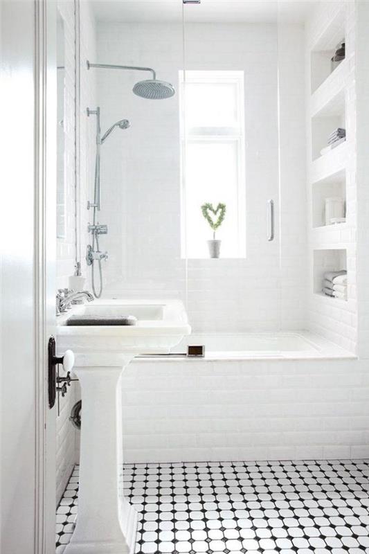 Beyaz kiremitli banyo küveti duşu küçük