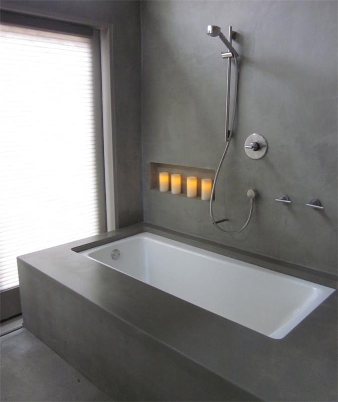 Çağdaş stil dekorasyon için duş ile mumlu beton banyo duvarı ve küvet çerçevesi