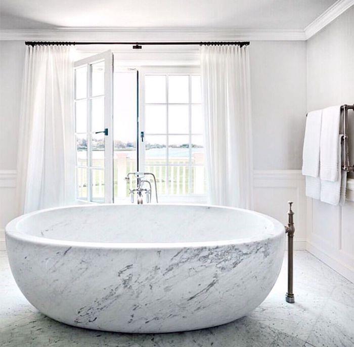 prabangi balta vonios sūkurinė akmens vonia balta ir pilka