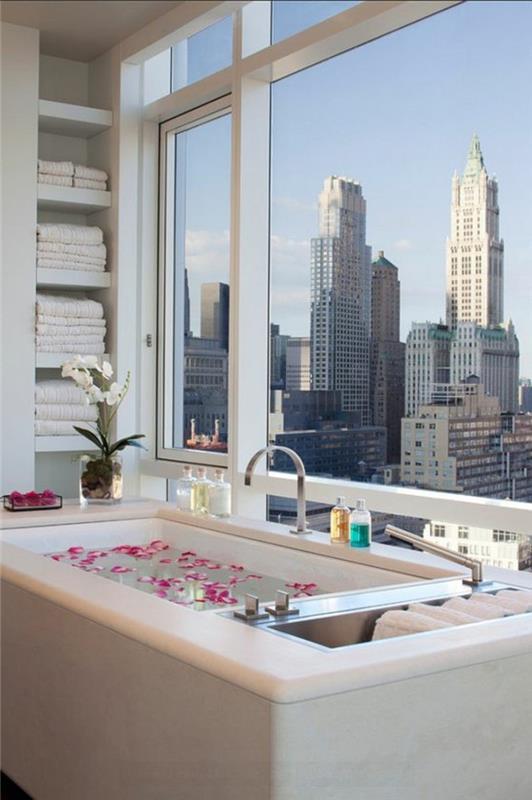 prabangus vonios kambarys-modelis-itališkas-vonios kambarys-vonios kambarys-su-vaizdu-Niujorkas