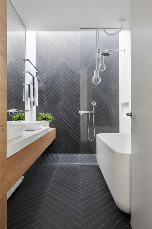 banyo beyaz duş ve küvet İtalyan duş kabini cam asılı lamba ahşap lavabo dolabı