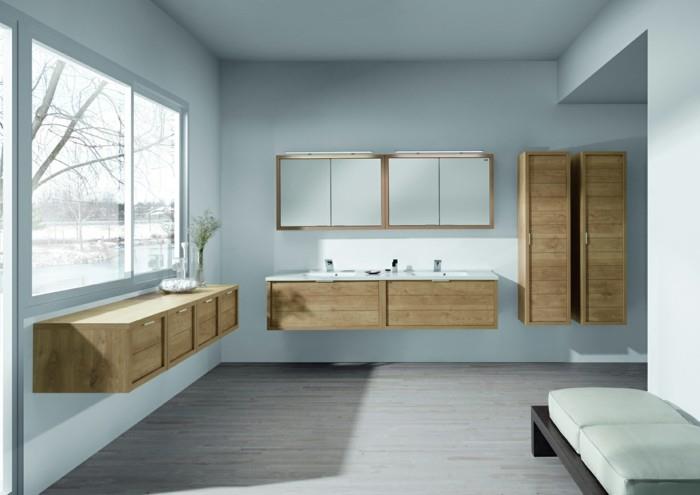 kopalnica-v-svetlem-lesu-sivo-tla-v-lino-modri-steni-notranjost-okno-lesena-stenska omara