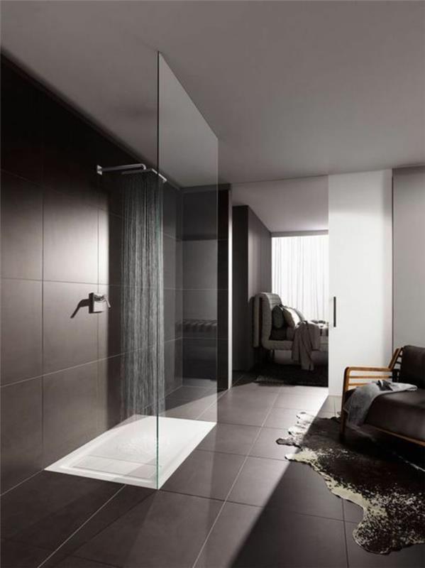 pilka-vonios kambarys-pilka-plytelės-moderniame vonios kambaryje-juodos plytelės-vonios kambarys