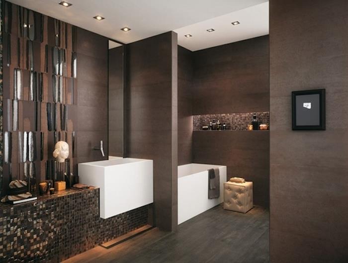 dizainerio vonios kambarys su šokolado rudos spalvos sienomis