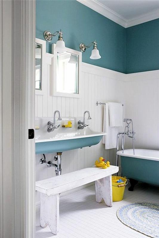 kopalnica-stena-belo-modro-kopalnica-pohištvo-bela-tla