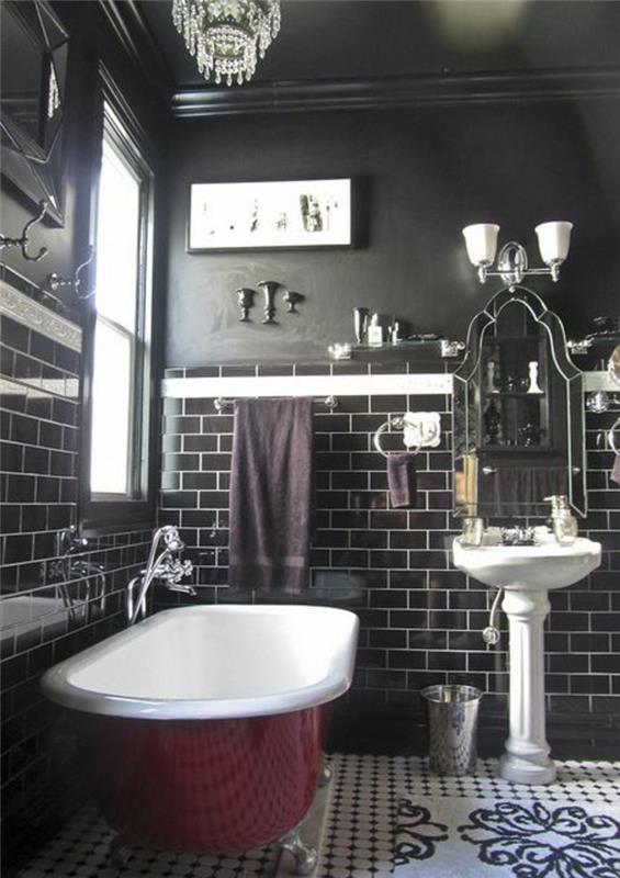 črna-kopalnica-rdeča-kad-bela-tlakovana-tla-kristalni-lestenec-star stil