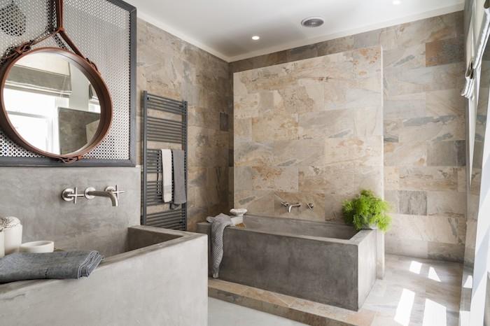 modernus travertino vonios kambarys iš smėlio ir pilko natūralaus akmens vonios medinio veidrodžio