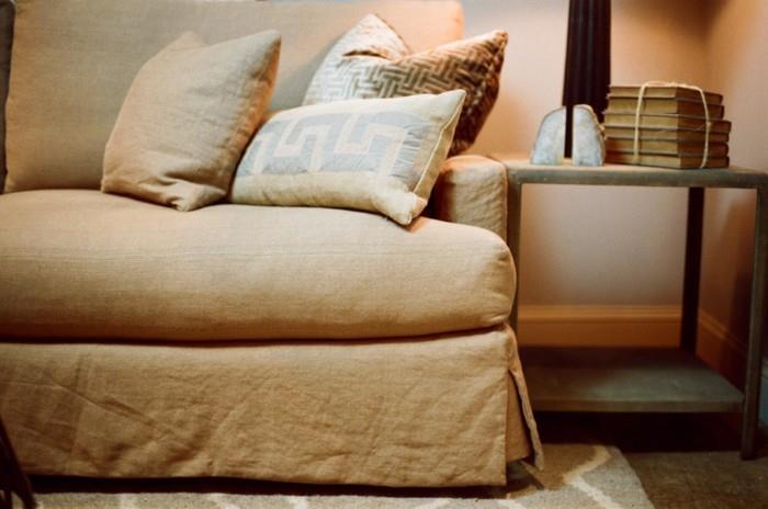 svetainė-sofa-kabrioletas-linas-gražus-interjero išdėstymas-kampas