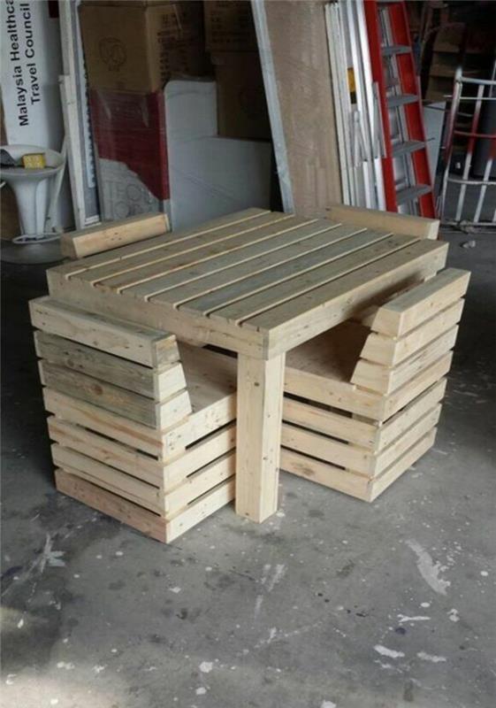 padėklų sofa, padėklų kėdė, padėklų sodo stalas, šviesaus medžio baldai, dirbtuvių baldų nuotrauka, padėklų sodo baldai
