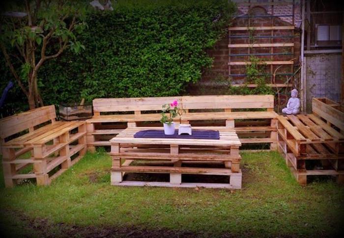 paprasti padėklai-sodo baldai