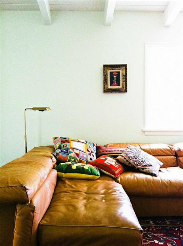 gyvenamoji oda-sofa-oda-sofa-kilimas-spalvos-dažai