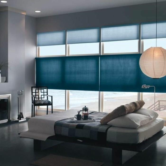 oturma odası-gri-mavi-kör-karartma-velux-kör-perdeler-modern-giyinme-gri-zemin