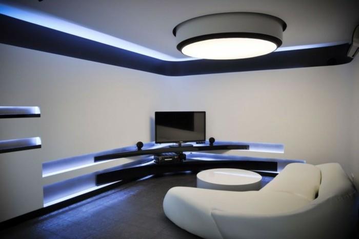 modern-oturma odası-beyaz-deri-kanepe-siyah-kiremit-zemin-led-aydınlatma-duvara monte-pahalı değil