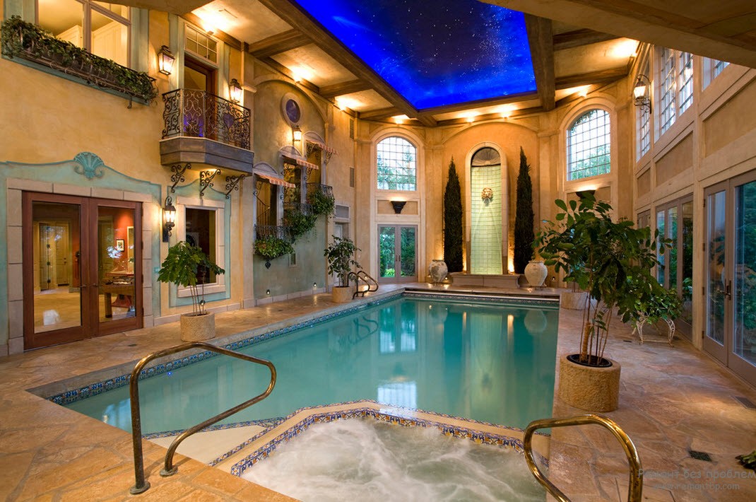 Una piscina que complementa a la perfección el interior