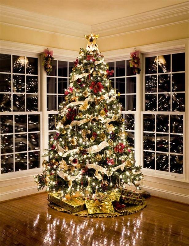 Božična dekoracija-Božična dekoracija-Božična jelka-dekoracija