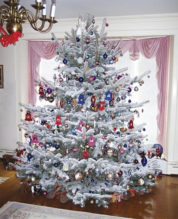 Noel ağacı-beyaz-dekoratif-farklı renklerde