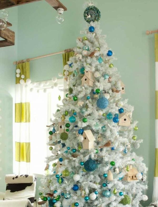 Noel ağacı-beyaz-dekorlu-turkuaz-ve-yeşil