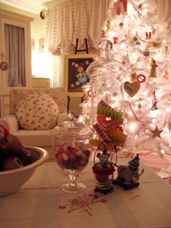 Noel ağacı-beyaz-güzel aydınlatma