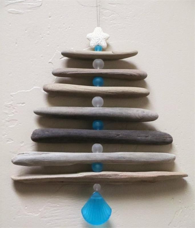 Evinizi orijinal bir şekilde dekore etmek için Noel ağacı tasarımı deniz kenarı stili