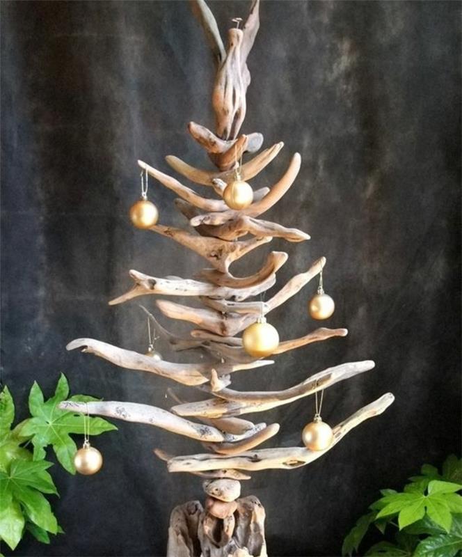 Ahşaptan-orijinal-yapılacak Noel-ağacı-tasarım-ve-altın-Noel-topları