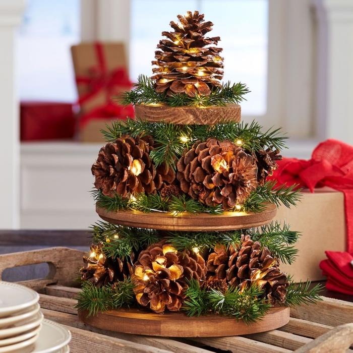 Okras borovega storža, naredi sam, kako postaviti božično mizo, ročno izdelan okrasni predmet z lesenimi deskami in storži