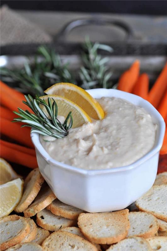 enostaven recept za predjed za lahek potop z belim fižolom, limono in rožmarinom