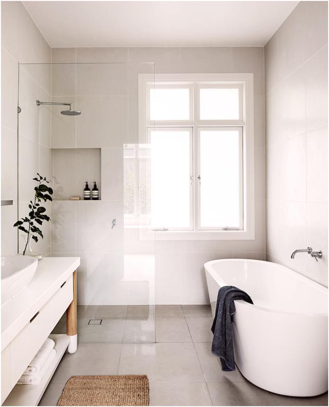 Skandinavski dizajn za zen kopalnico, leseno -bela kopalnica 2019, tuš, zelena rastlina, kad