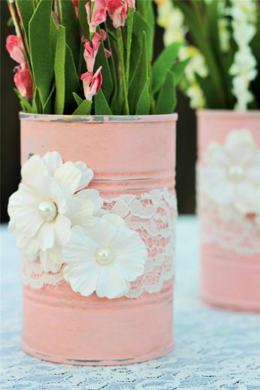 scatole-di-latta-vintage-dipinte-rosa-decoate-pizzo-fiori-finti-vaso-fiori