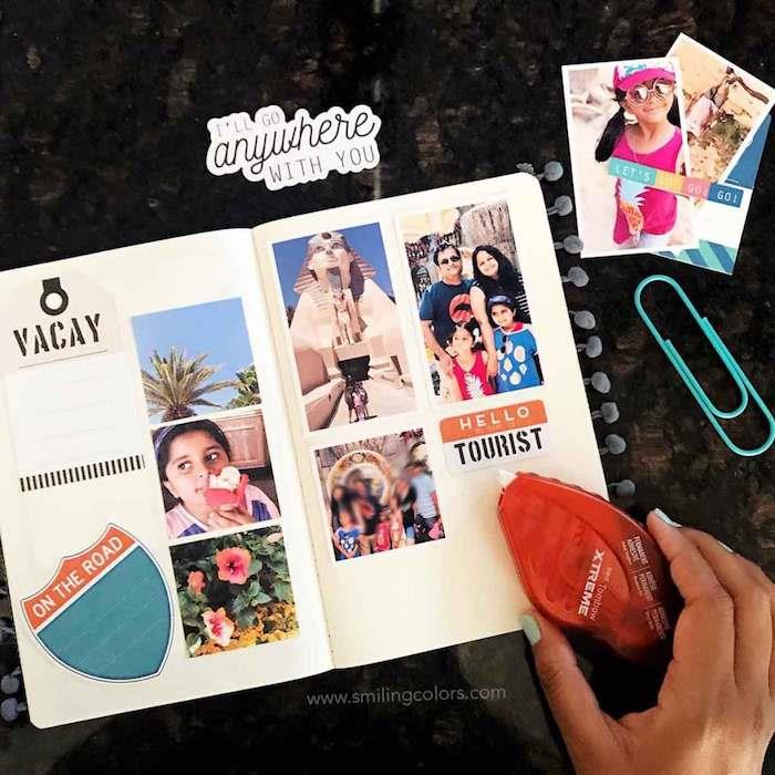 Šeimos atostogų nuotraukos, „scrapbooking“ albumas, kaip pasidaryti „pasidaryk pats“ knygų albumą, puslapis su nuotraukomis ir mažomis dekoratyvinėmis iškarpomis