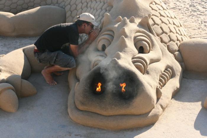 kip iz peska-zmaj-pesek-skulpture