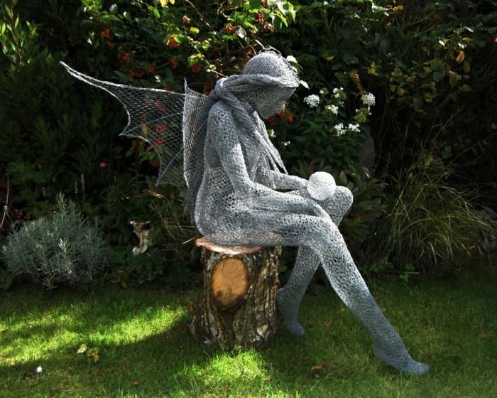 derek-kinzett-wire-skulptūra-angelas-sodas-figūrėlė