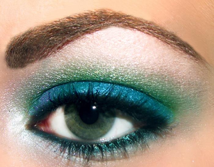 ličila-s-sencami-modro-zelene-oči-ličila-eyeliner-spremenjena-senčila
