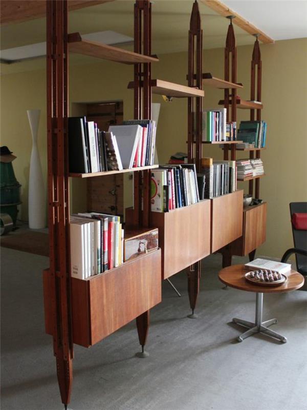 razdelilna omara, predelna polica, knjižna omara, razdeljen in elegantno organiziran prostor, intelektualno vzdušje